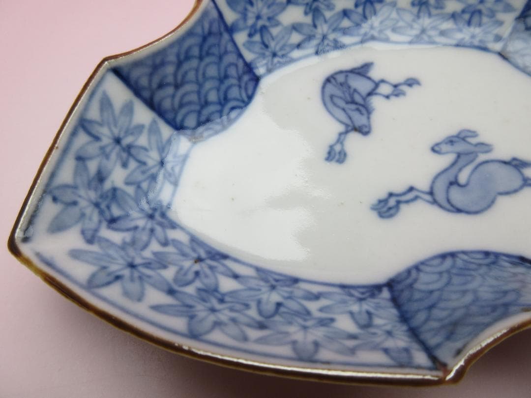 時代 染付 角福 鹿と紅葉模様 変形皿 3枚 61228