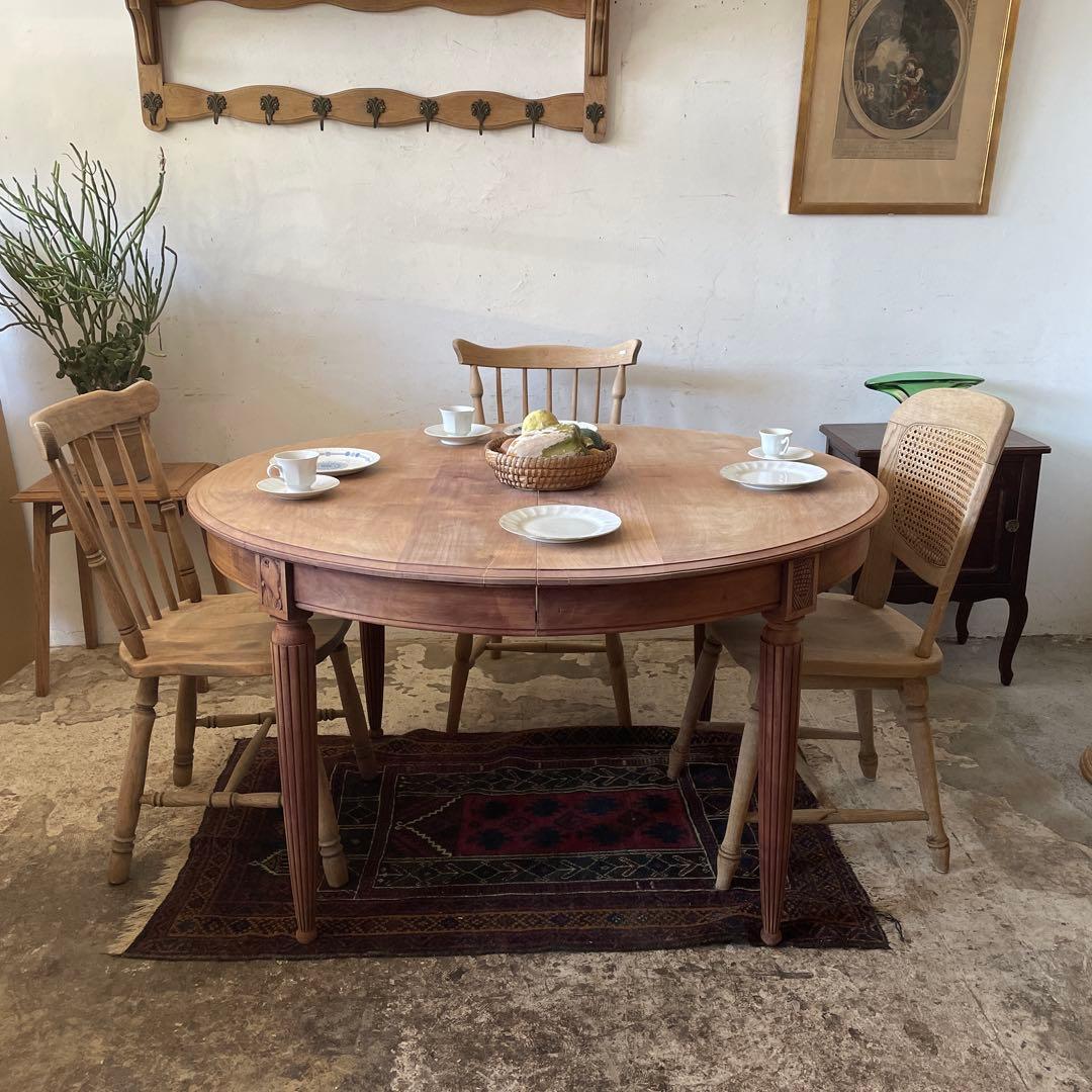 e0ビンテージ　オーバルダイニングテーブル　 剥離