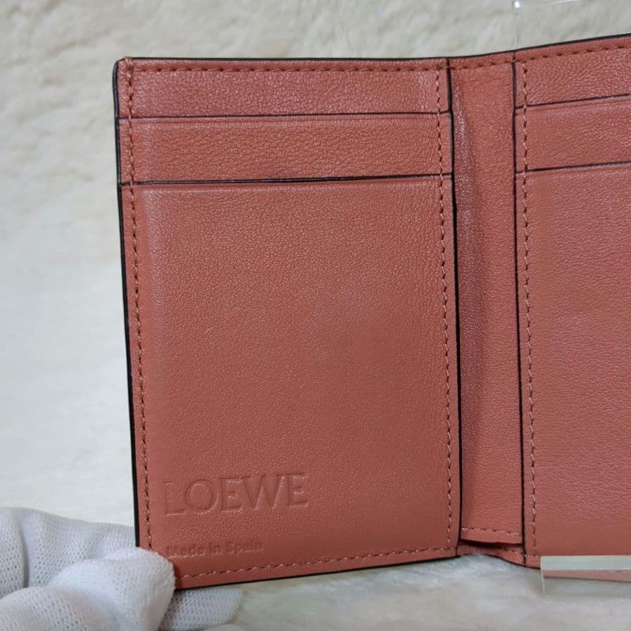 極美品︎✨ロエベ アナグラム トライフォールド 三つ折り財布