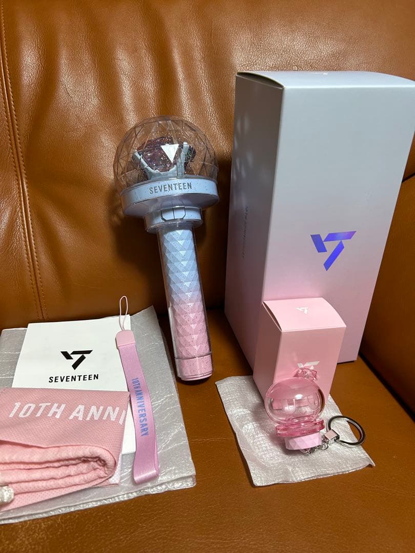 SEVENTEEN 10周年ペンライトと日本限定キーリング2点セット