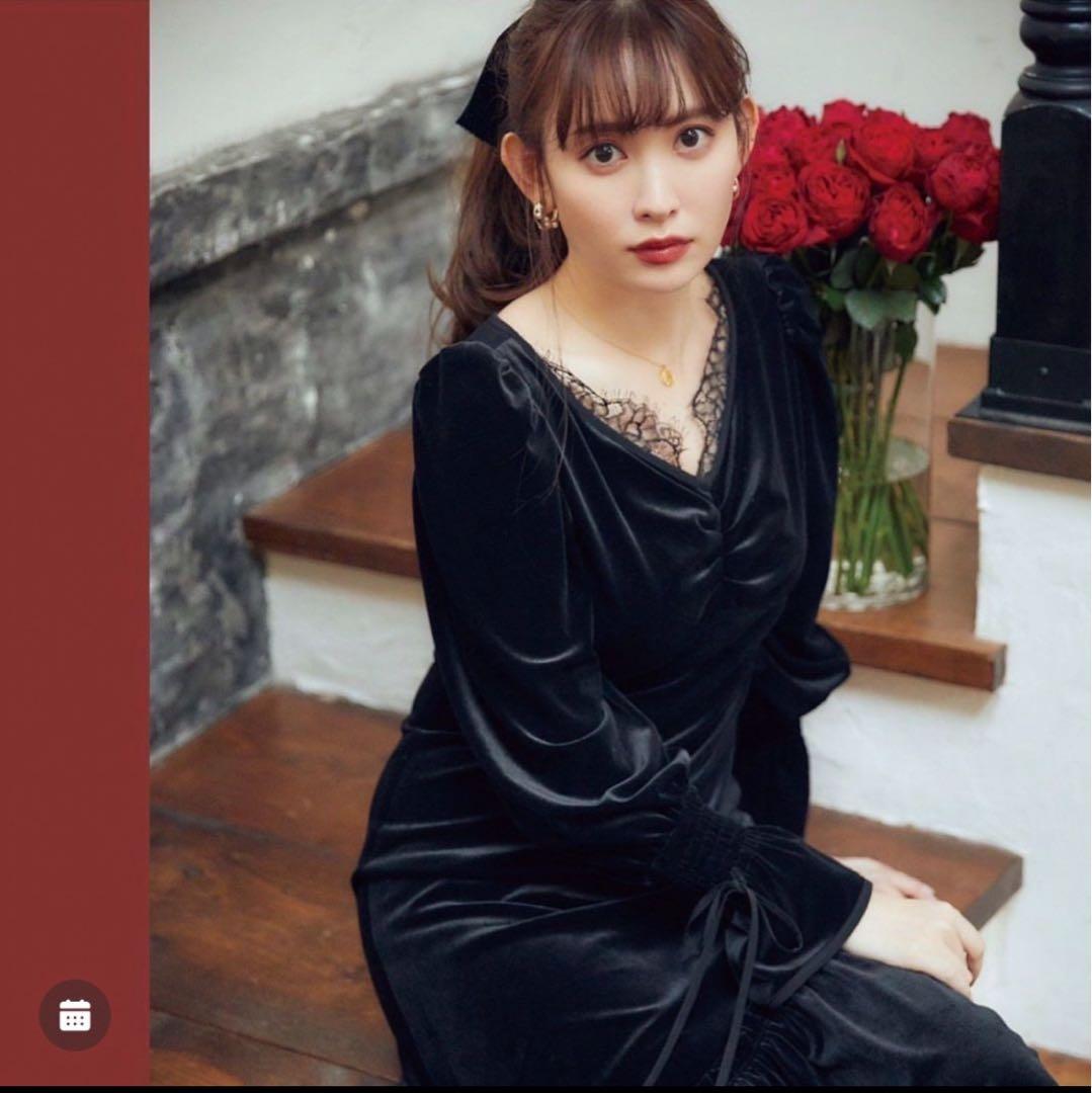 スーツ・フォーマル・ドレス Herlipto Lux Velour Lace Midi Dress