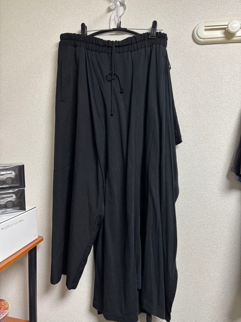 ヨウジヤマモトサルエルパンツ 小さな穴あり