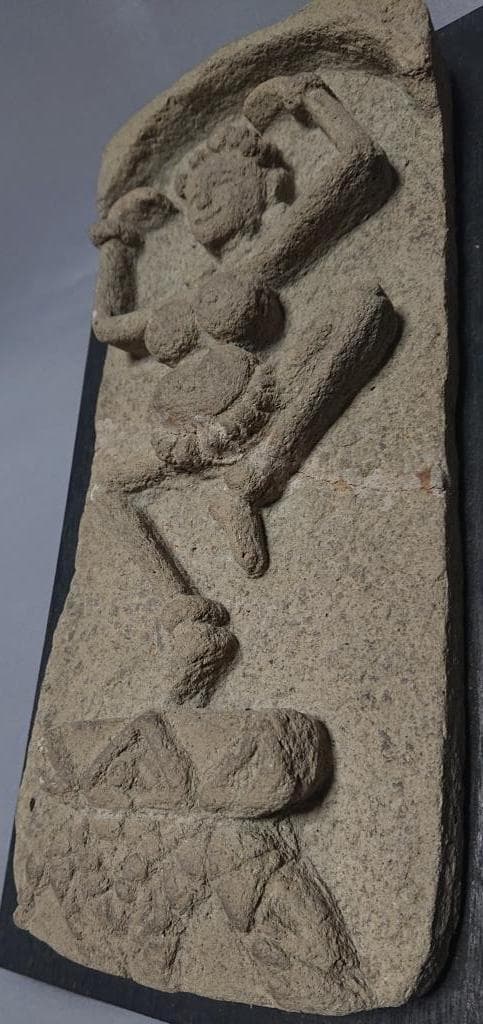 128　コレクター収集品　インド　ヒンドゥー教　石製　女神像