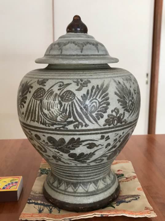 アンティーク東南アジアで買ってきた綺麗な壺