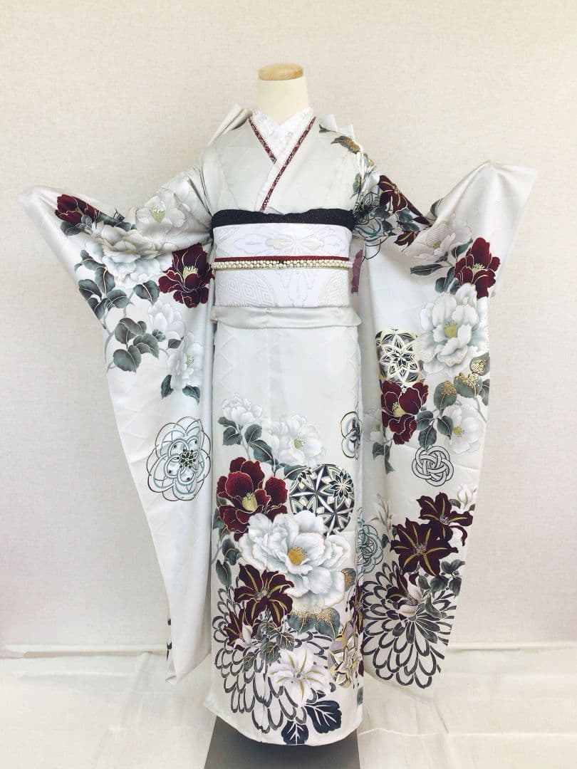 椿に松竹梅の上品な古典振袖フルセット