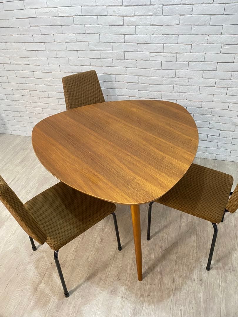 【ワンコ大好きッ子】三角形　ダイニング　テーブル　2名　3名　机　食卓