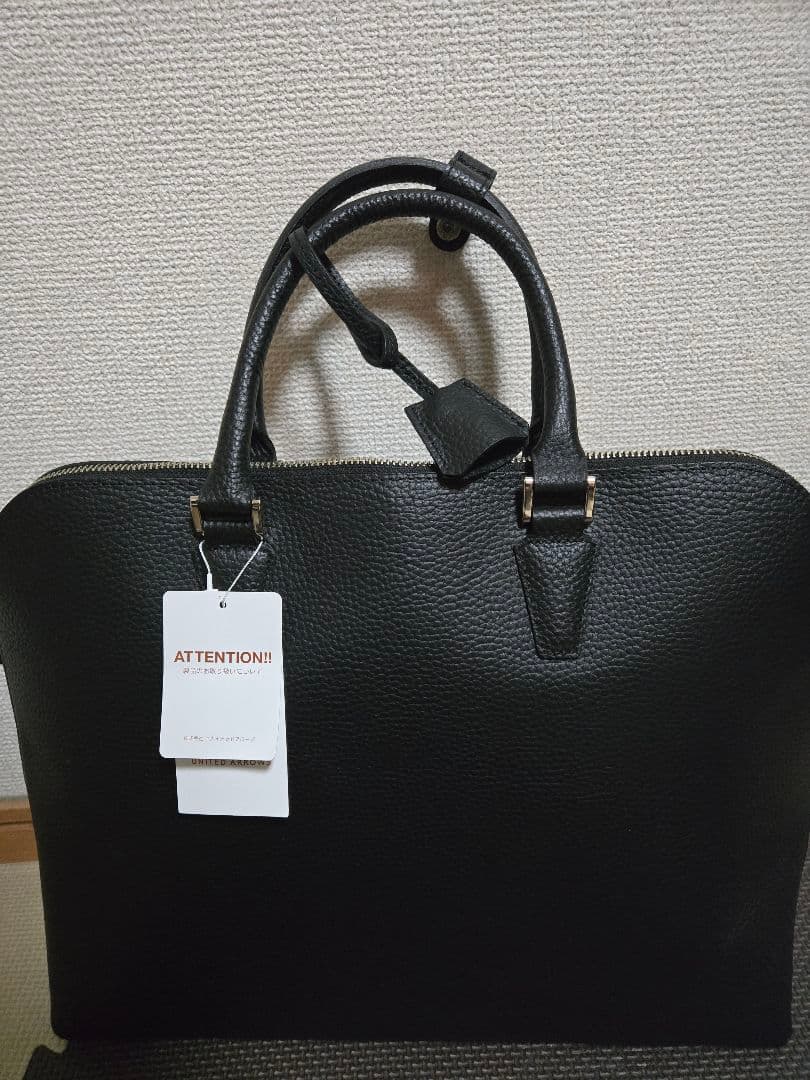 ブラックレザー ラウンドブリーフケース