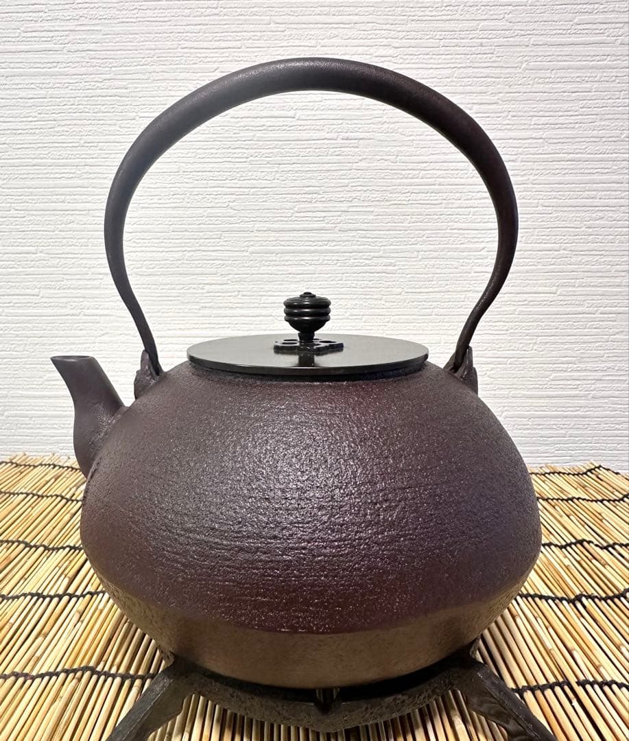 未使用、山形水沢 菊池浄慶作 １８型糸目肌　南部鉄瓶　南部鉄器　鉄瓶　調理器具