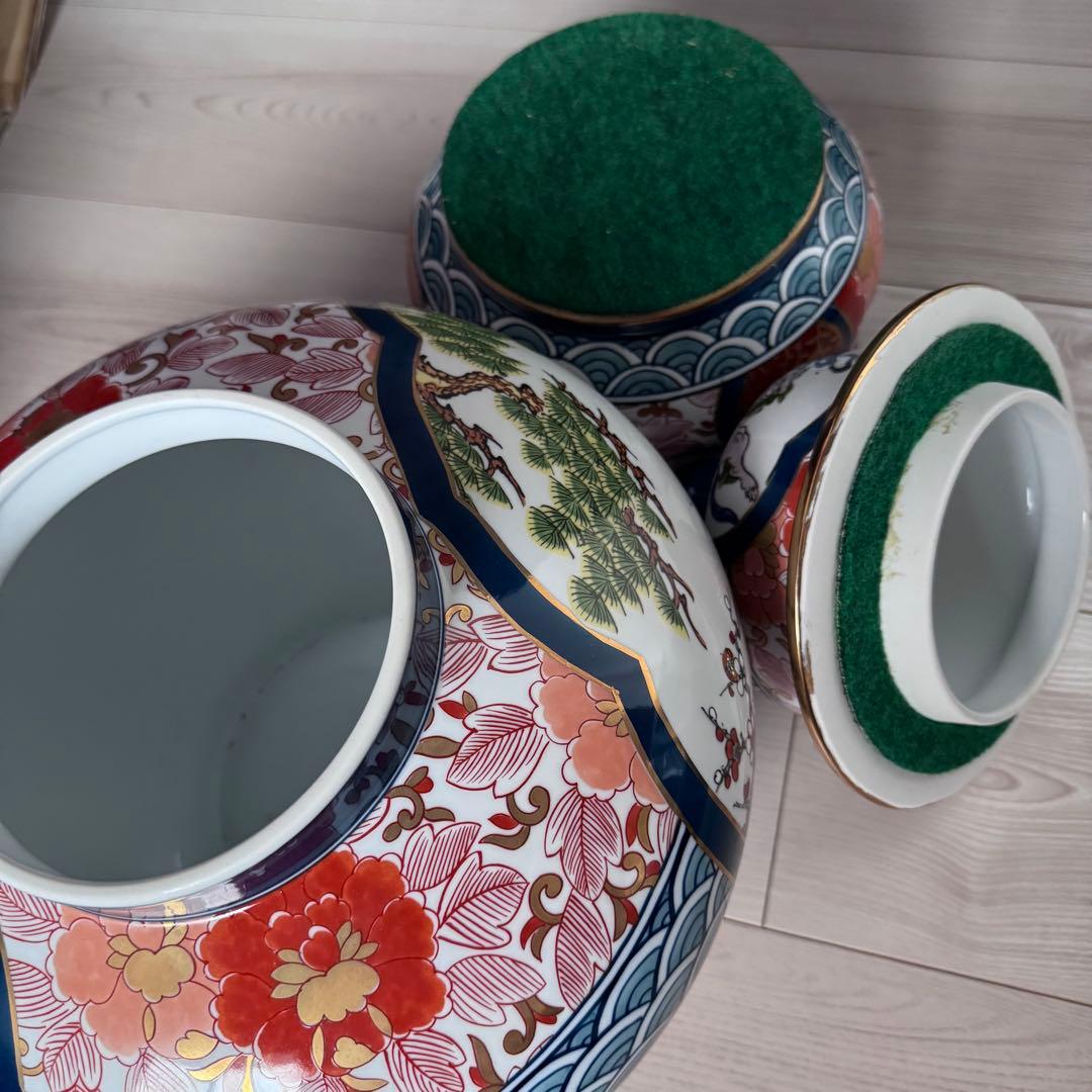 有田焼 勝右衛門作 染錦 金彩色絵花鳥紋 沈香壷　飾壺