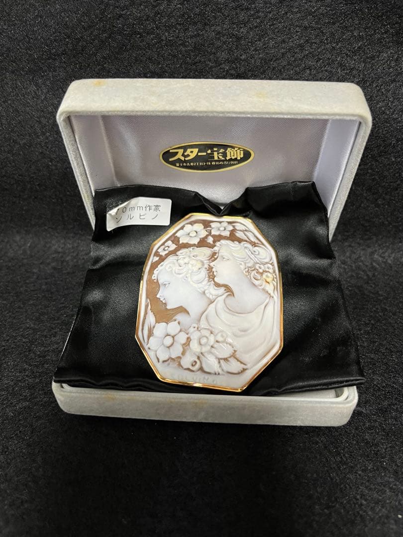 値下げ！K18カメオブローチ　　作家ソルビノ　✨