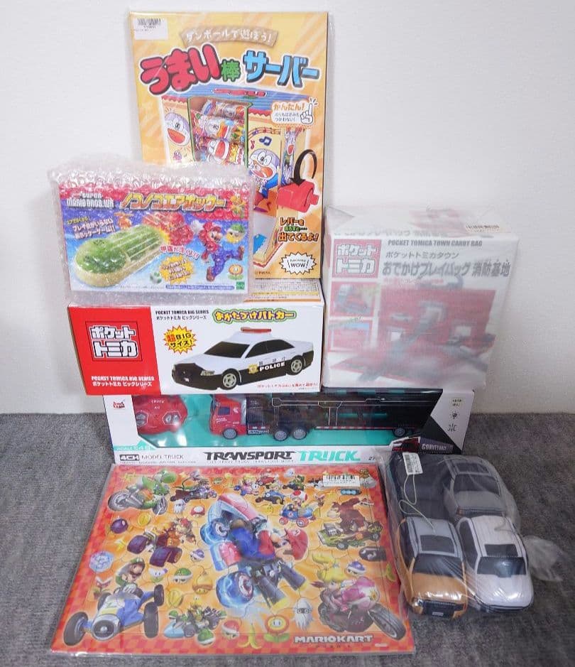 おもちゃまとめ売り　トミカ　ラジコン　パズル　エアホッケー　マスコット