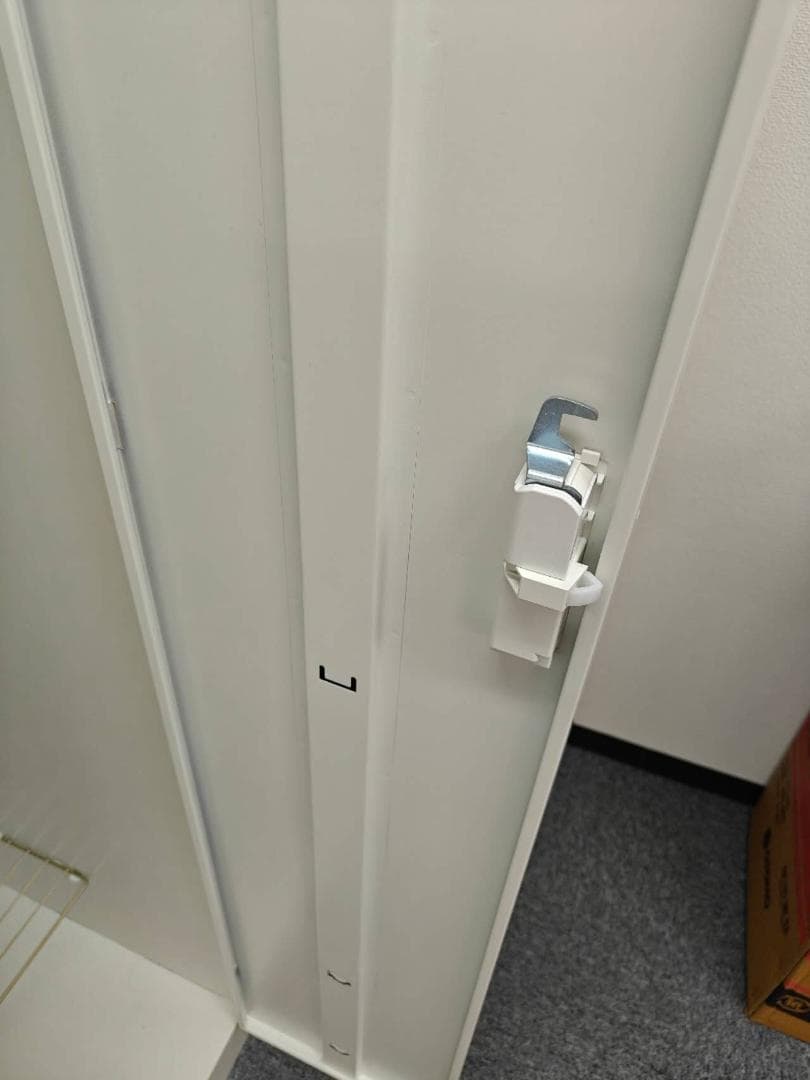 更衣ロッカー（3人用）網棚・カギ付き