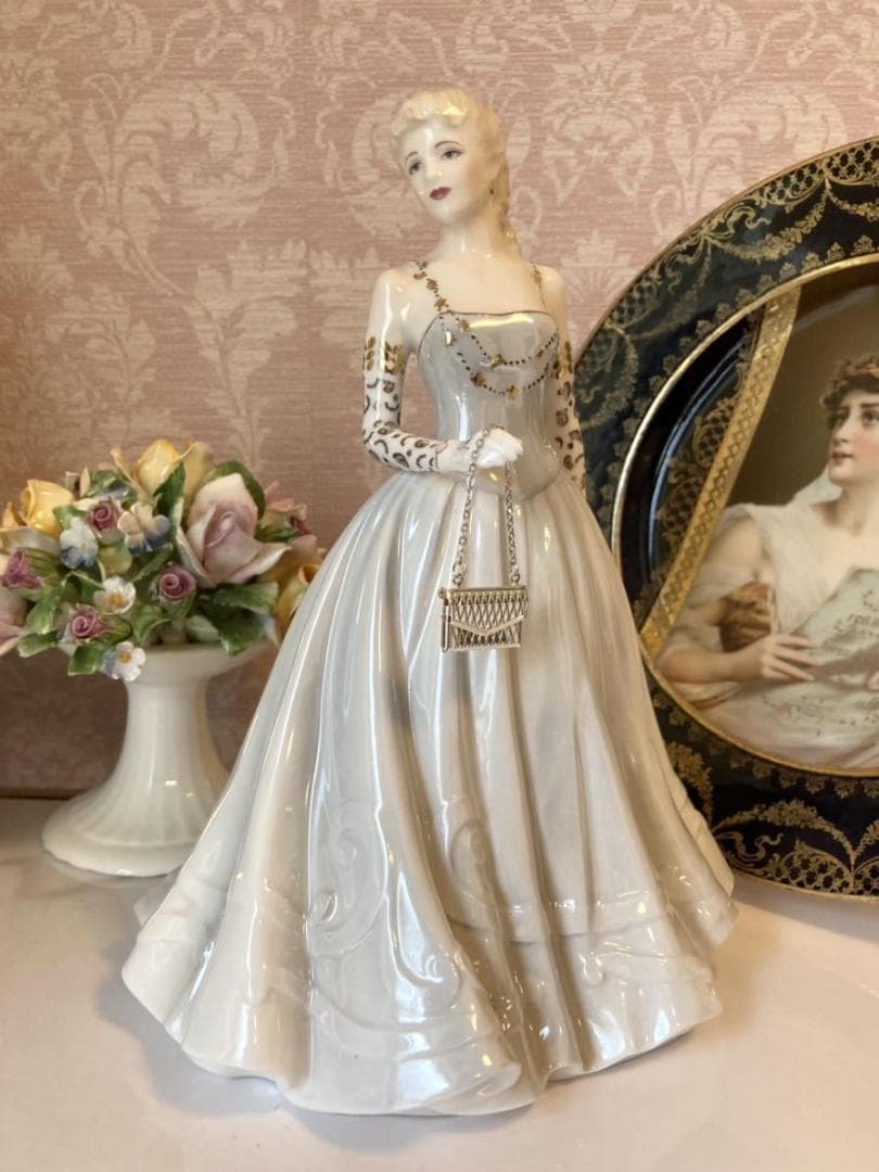 【限定品】ロイヤルウースター フィギュリン 陶器人形 パール シルバー ドレス