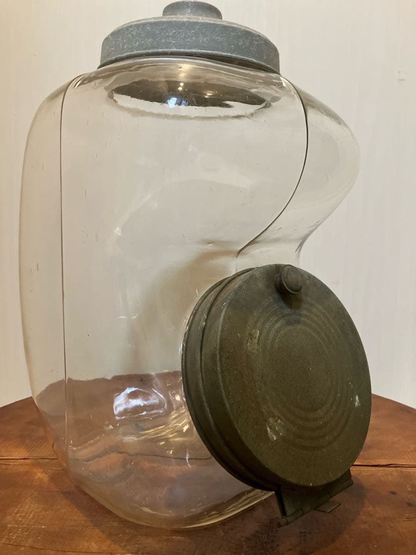 存在感抜群！アルミ開閉蓋付きの煙草陳列用ガラス瓶◇たばこ瓶◇昭和レトロ◇古道具