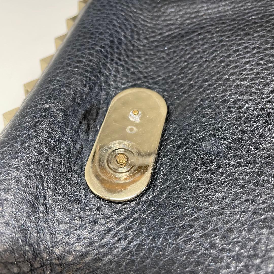 じ*と様 VALENTINO スタッズ付きショルダーバッグ ブラック
