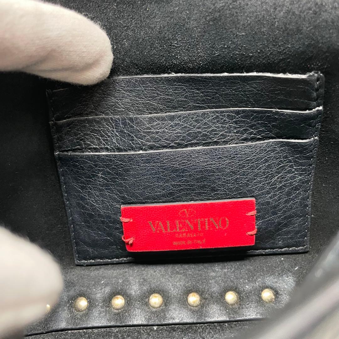 じ*と様 VALENTINO スタッズ付きショルダーバッグ ブラック